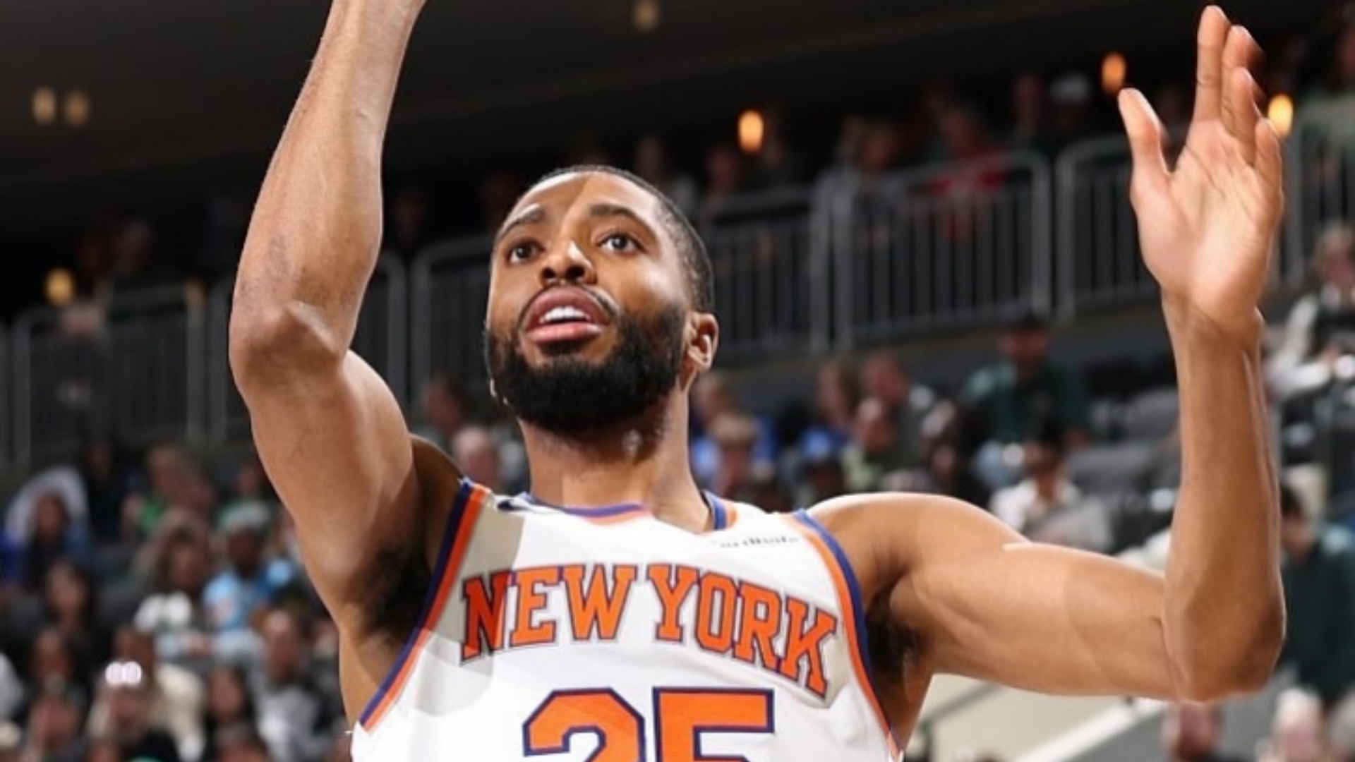 尼克斯大胜雄鹿，兰多夫关键三分