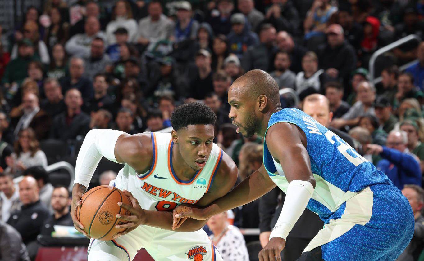 尼克斯大胜雄鹿，兰多夫关键三分