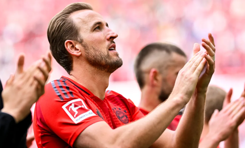 包含拜仁慕尼黑3-1击败多特蒙德，提前两轮夺得德甲冠军！的词条