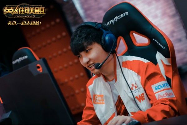 FLY绝杀100T，Deft线上压制力十足激烈交锋成都决赛之夜，让粉丝疯狂欢呼的简单介绍