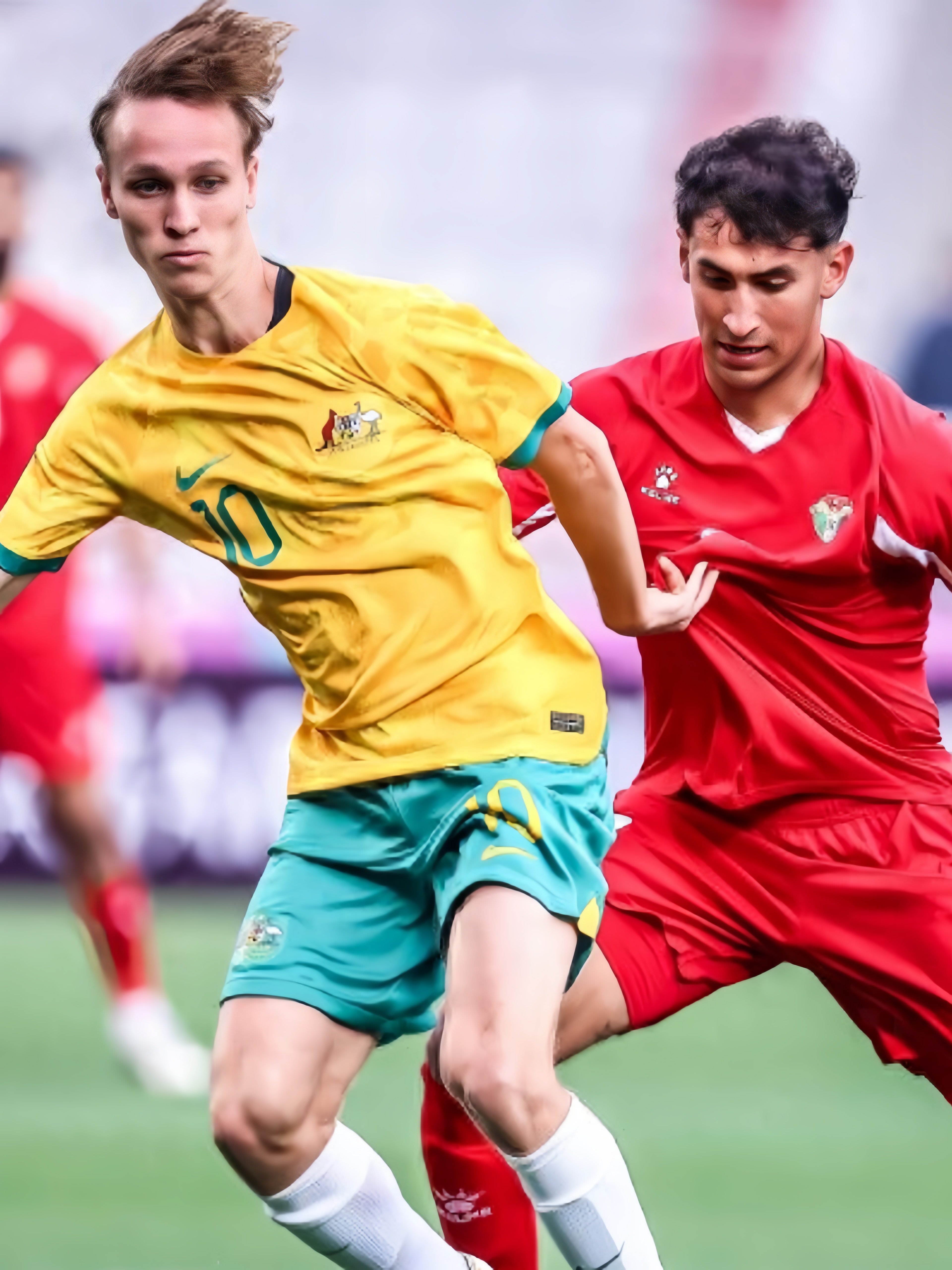 足球生死战即将打响：双方实力均衡胜负难料